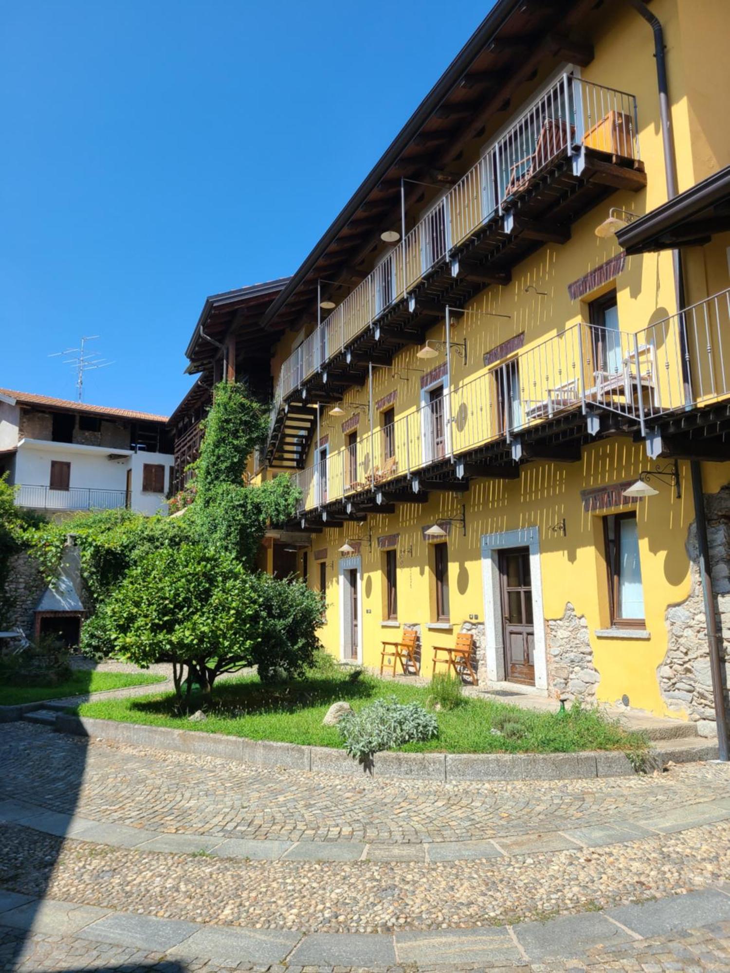 Robin'S Nest Hotel Paruzzaro Ngoại thất bức ảnh