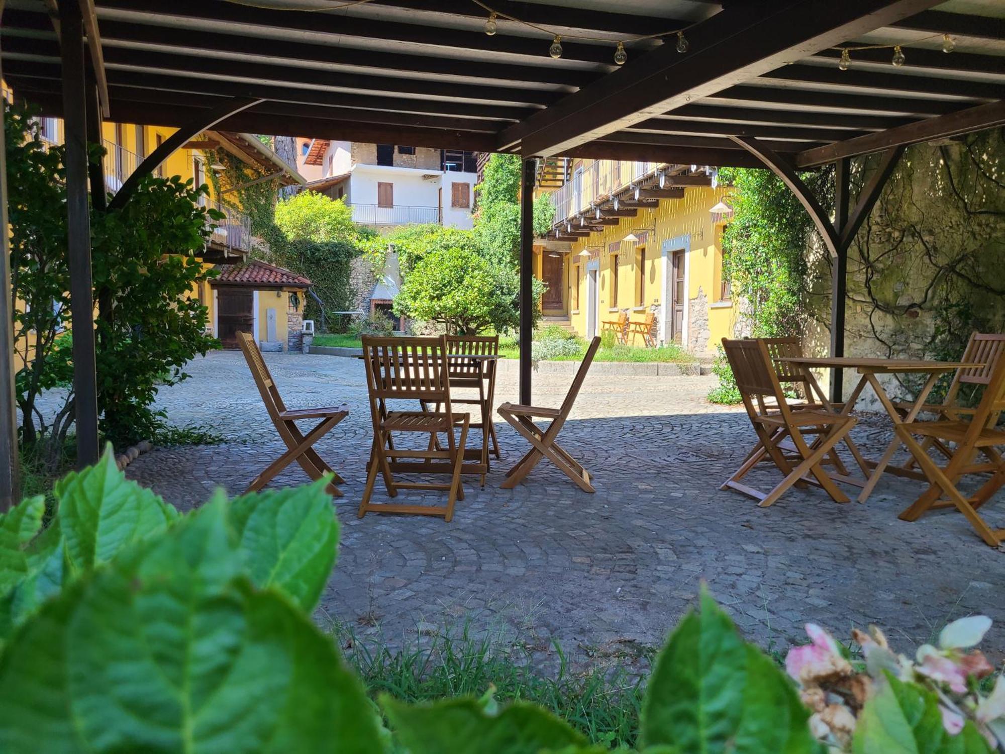Robin'S Nest Hotel Paruzzaro Ngoại thất bức ảnh