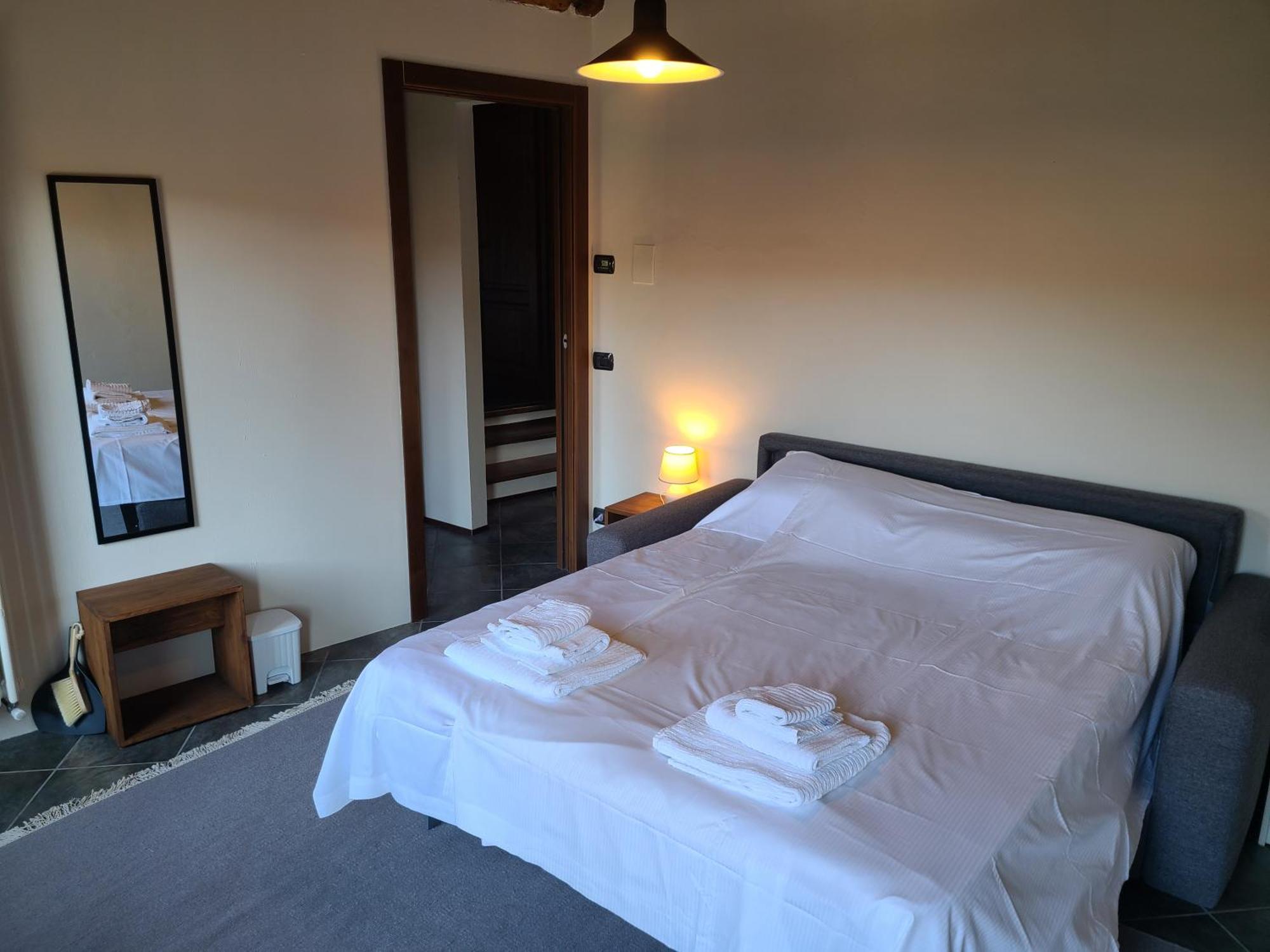 Robin'S Nest Hotel Paruzzaro Phòng bức ảnh