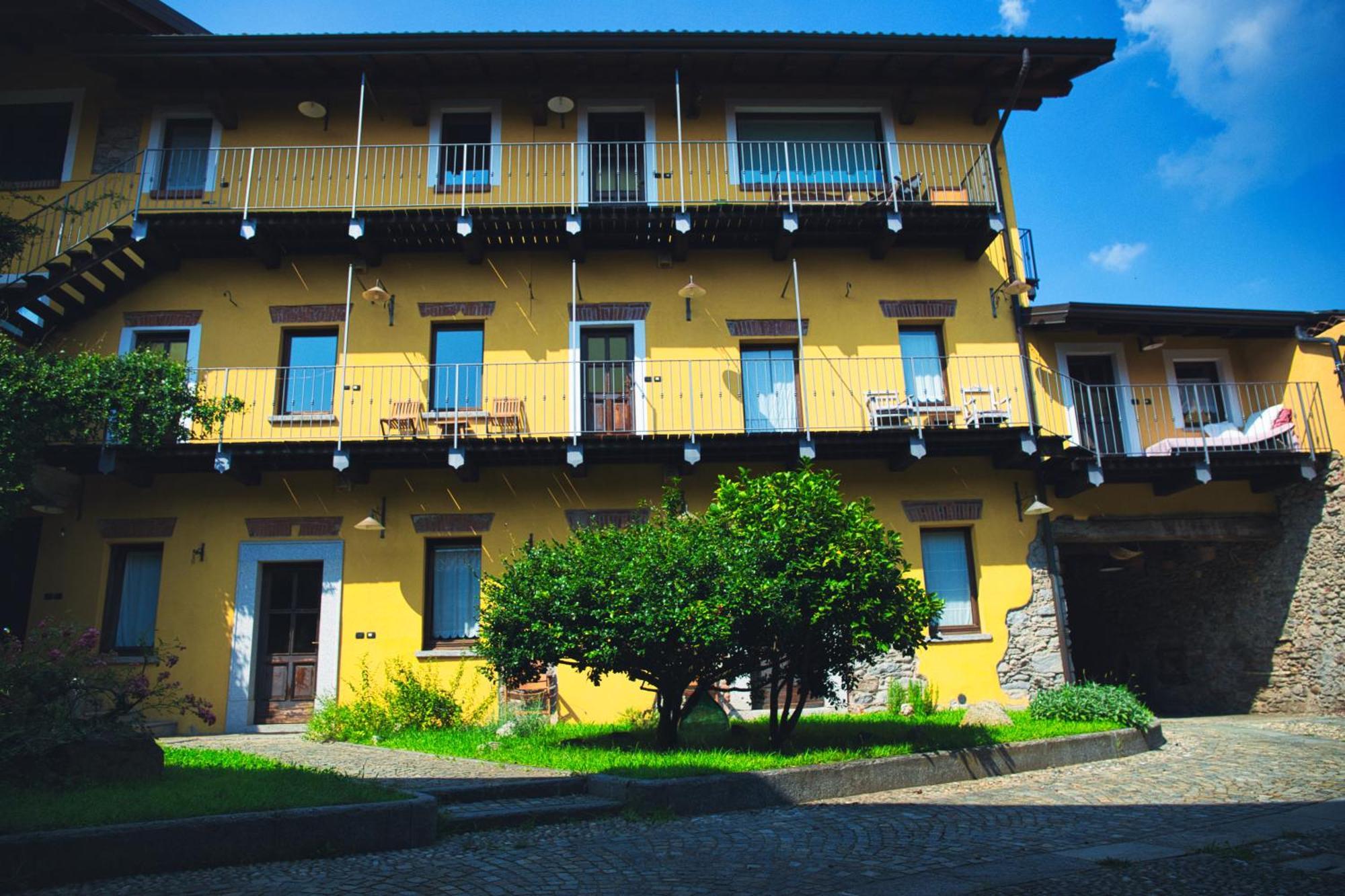Robin'S Nest Hotel Paruzzaro Ngoại thất bức ảnh